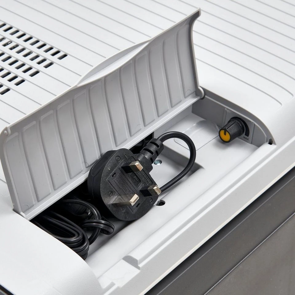 Hi Gear Thermec 45L Portable Fridge 5 Hi Gear Thermec 45L Portable Fridge - Image 5